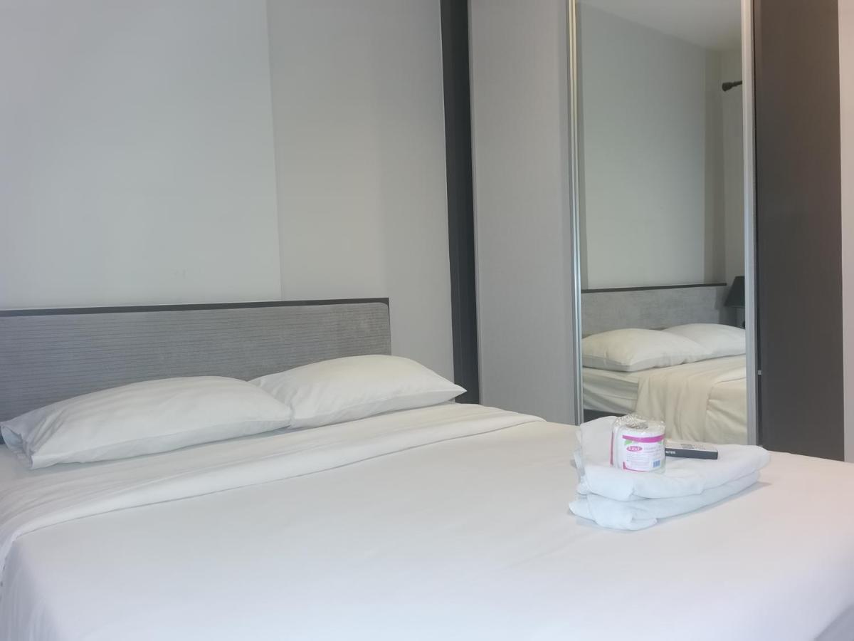 Llx Apartments At The Base Condo Pattaya Exterior foto