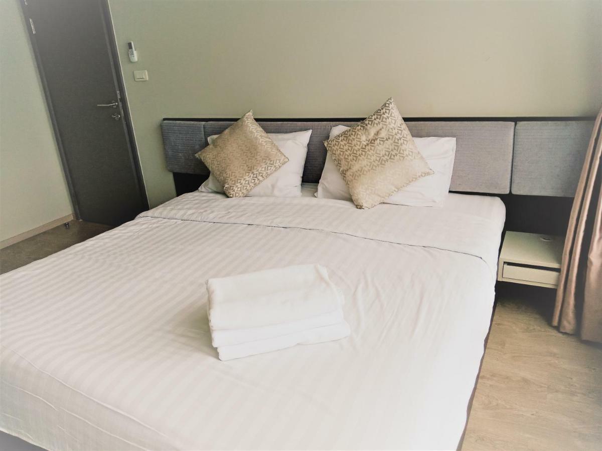 Llx Apartments At The Base Condo Pattaya Exterior foto
