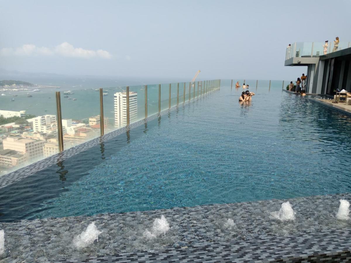 Llx Apartments At The Base Condo Pattaya Exterior foto