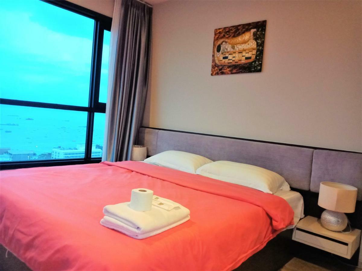 Llx Apartments At The Base Condo Pattaya Exterior foto